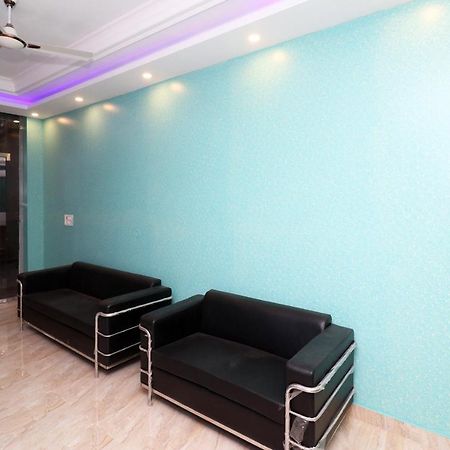 Oyo 25130 Hotel Royal Inn Új-Delhi Kültér fotó