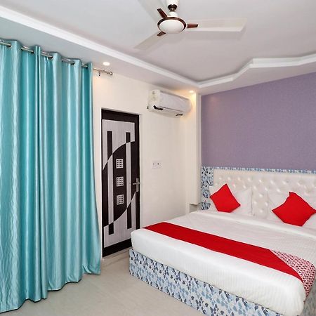 Oyo 25130 Hotel Royal Inn Új-Delhi Kültér fotó