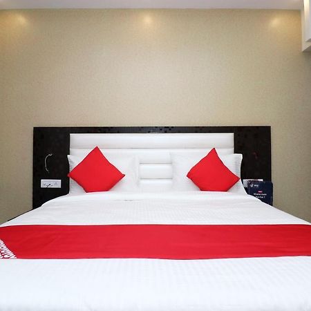Oyo 25130 Hotel Royal Inn Új-Delhi Kültér fotó