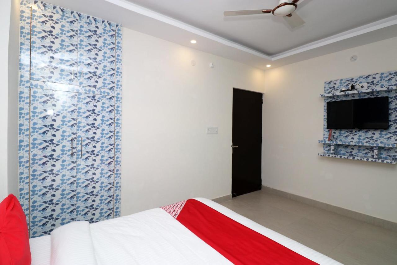 Oyo 25130 Hotel Royal Inn Új-Delhi Kültér fotó
