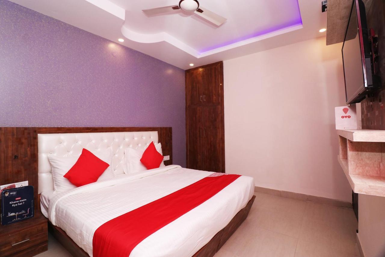 Oyo 25130 Hotel Royal Inn Új-Delhi Kültér fotó