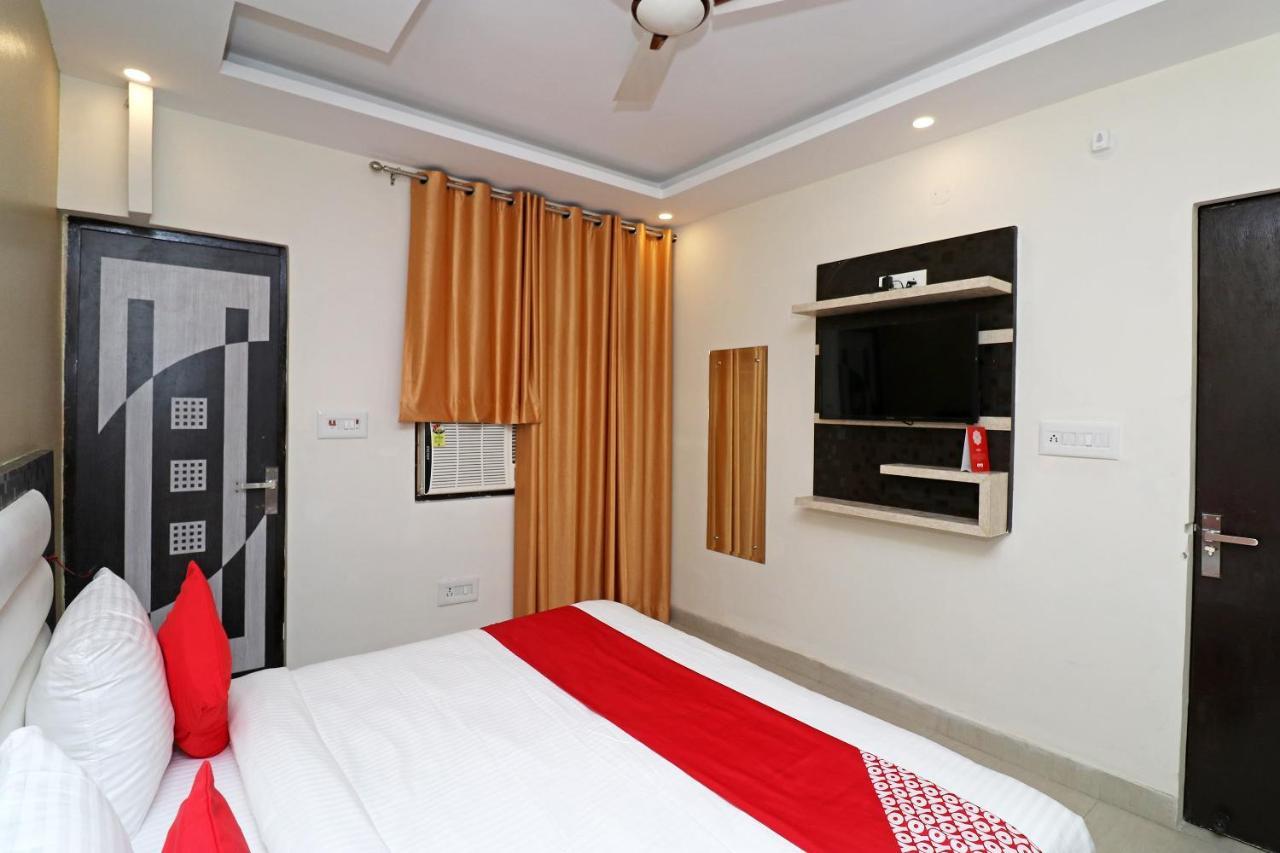 Oyo 25130 Hotel Royal Inn Új-Delhi Kültér fotó