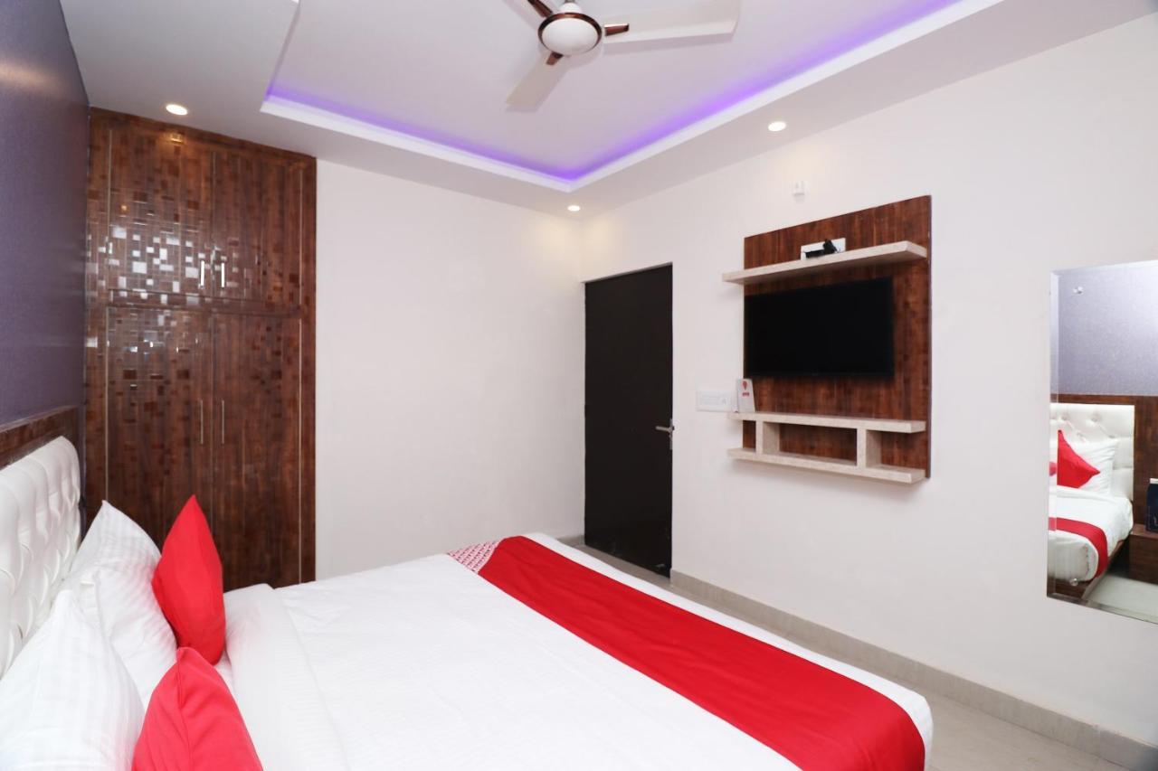 Oyo 25130 Hotel Royal Inn Új-Delhi Kültér fotó