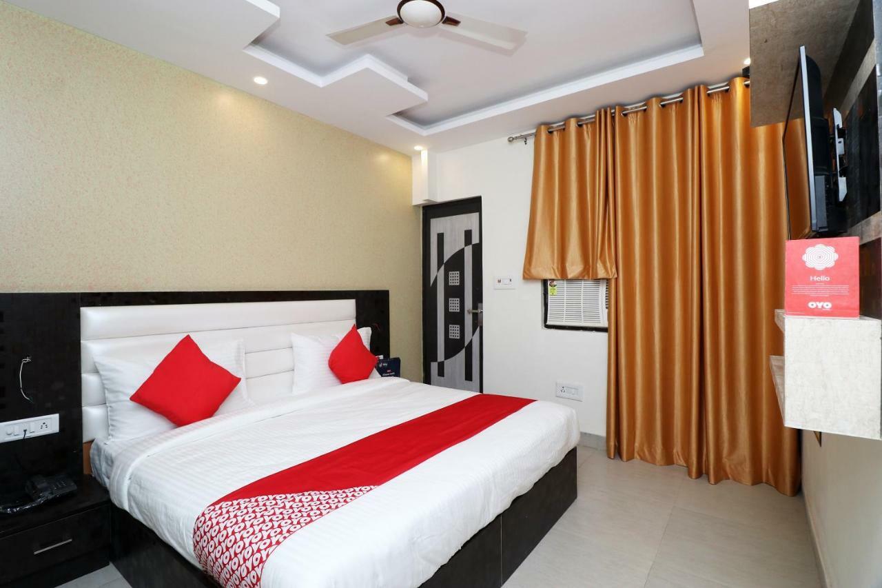 Oyo 25130 Hotel Royal Inn Új-Delhi Kültér fotó