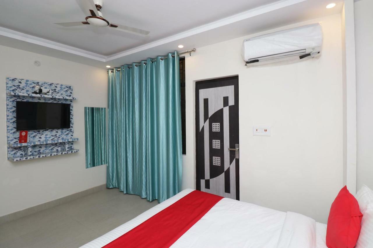 Oyo 25130 Hotel Royal Inn Új-Delhi Kültér fotó