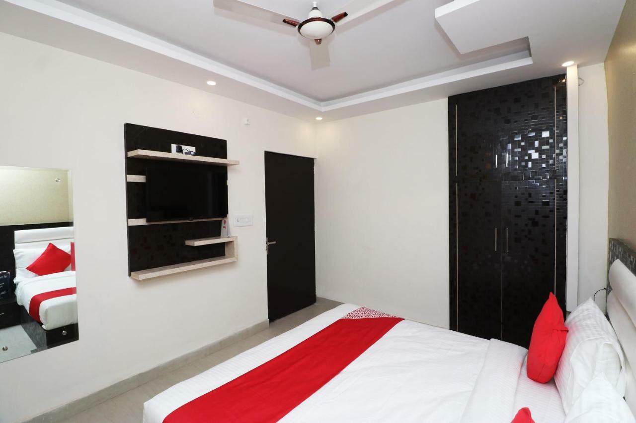 Oyo 25130 Hotel Royal Inn Új-Delhi Kültér fotó