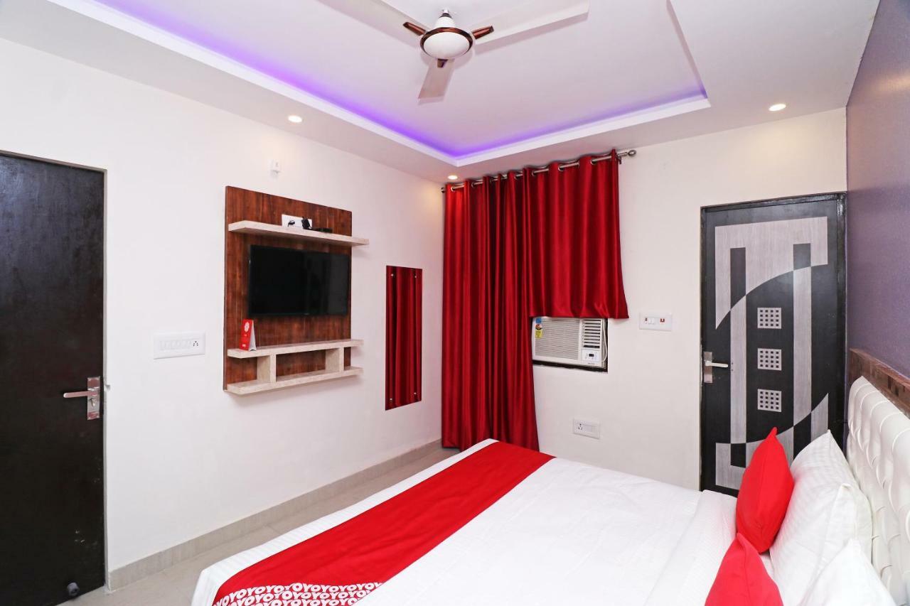 Oyo 25130 Hotel Royal Inn Új-Delhi Kültér fotó